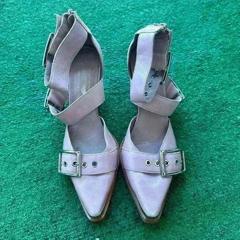 Jeffrey Campbell
